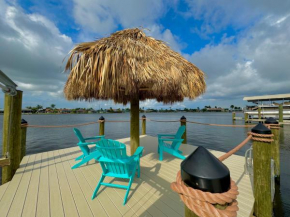 Ruby's Lake Retreat - Heated Pool, Tiki Hut & Lake Views